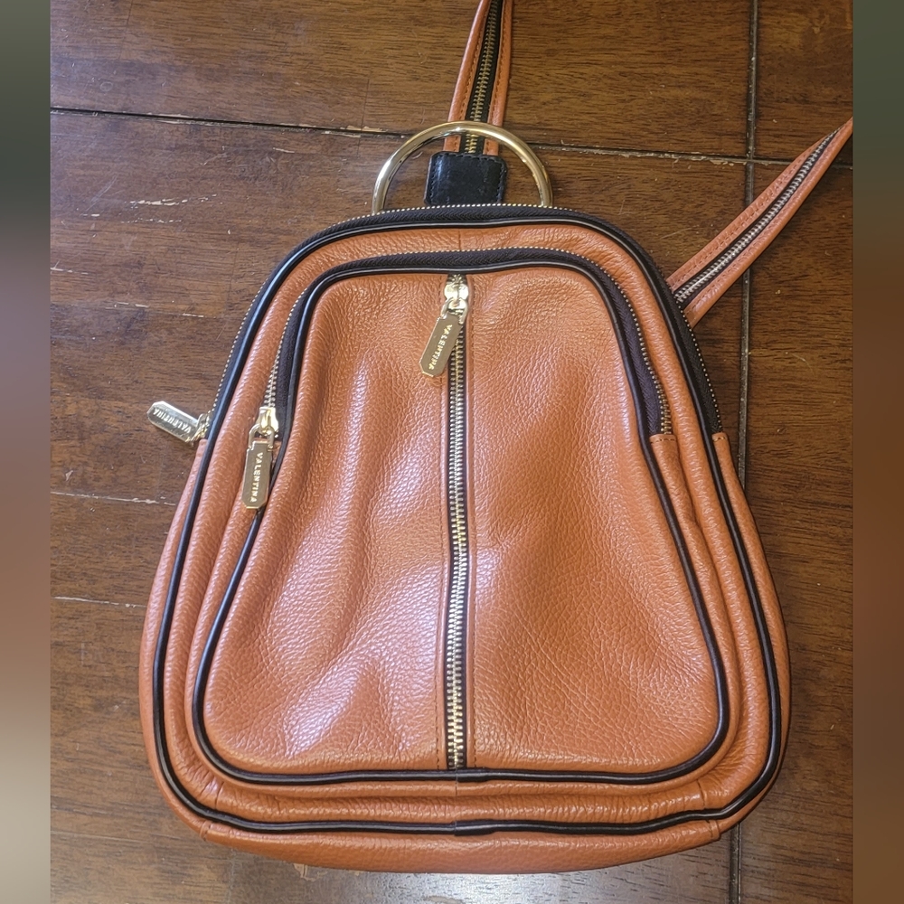 Valentina Italy Art 1200 genuine pebble leather convertible backpack